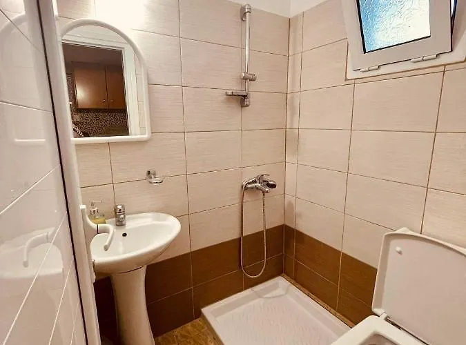 Peter's Place & 公寓式酒店 4*