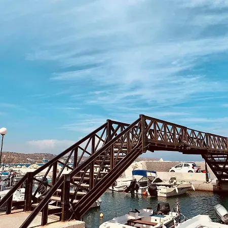 Apart-hotel Peter's Place & 4*