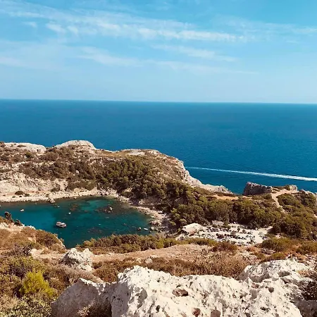 Apart-hotel Peter's Place & 4*