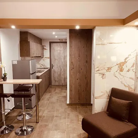 Peter's Place Studios&suites Apartahotel 4*