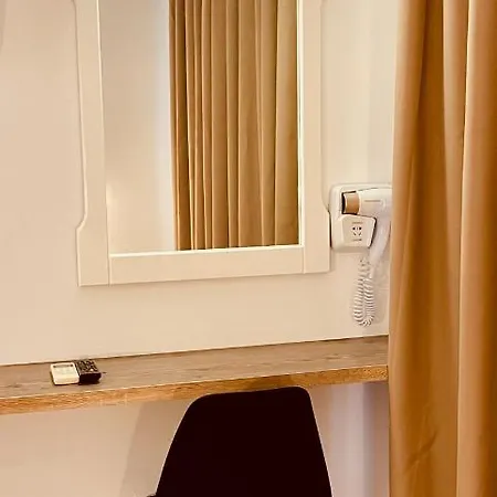 Peter's Place Aparthotel