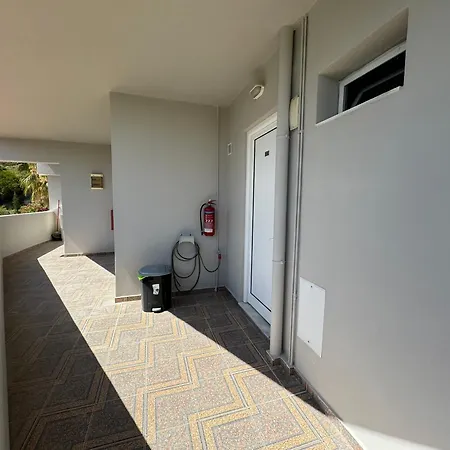 Peter's Place & Apart-hotel