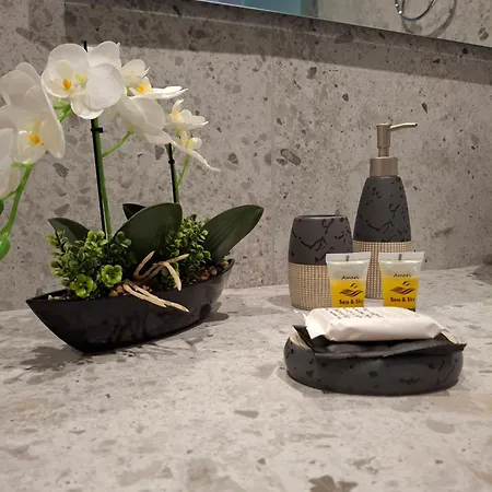 Peter's Place & Apart-hotel 4*