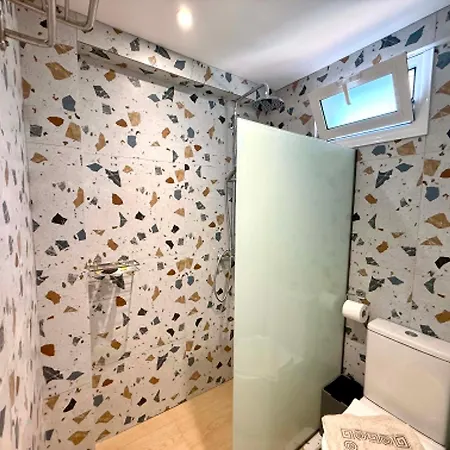 Peter's Place & Aparthotel 4*