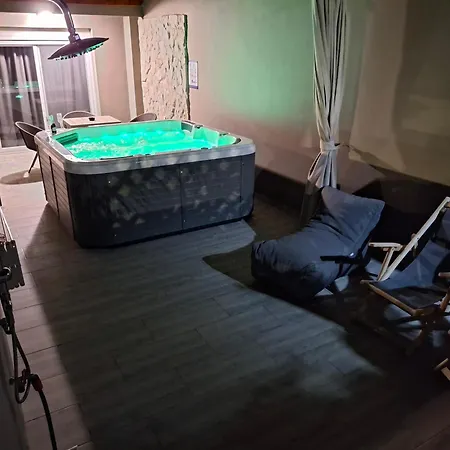 Peter's Place & Aparthotel