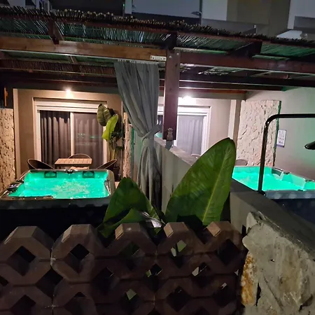 Aparthotel Peter's Place & 4*