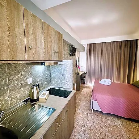 Aparthotel Peter's Place & Faliraki