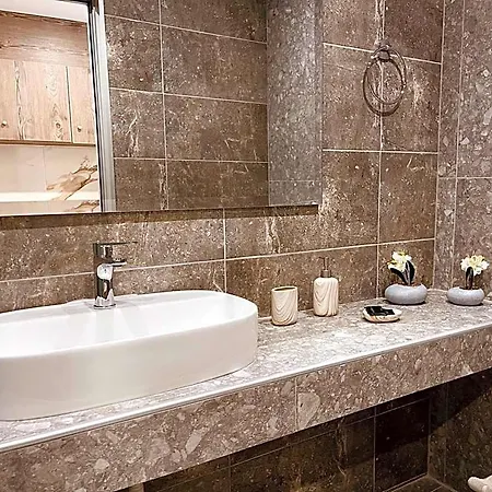 Aparthotel Peter's Place & 4*