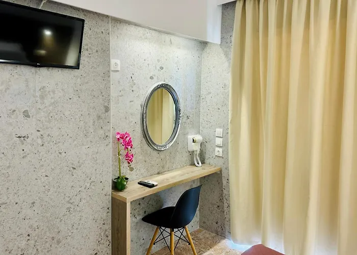 Peter's Place Studios&suites Apartahotel 4*