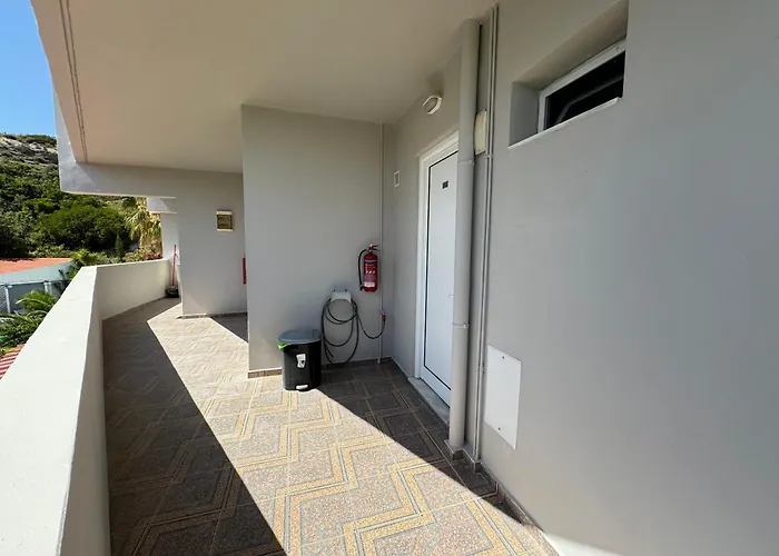 Peter's Place Studios&suites Apartahotel