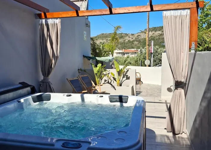 Apartahotel Peter's Place Studios&suites 4*