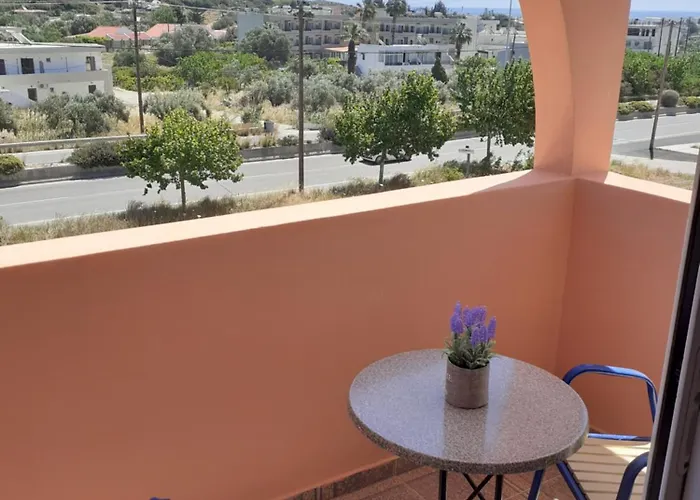 Apartahotel Peter's Place Studios&suites 4*