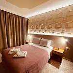 Апарт-отель Peter's Place &