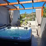 Апарт-отель Peter's Place & 4*