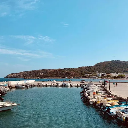 Peter's Place & Апарт-отель