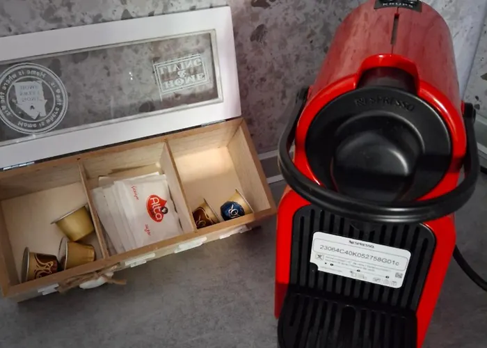 Peter's Place & فاليراكي